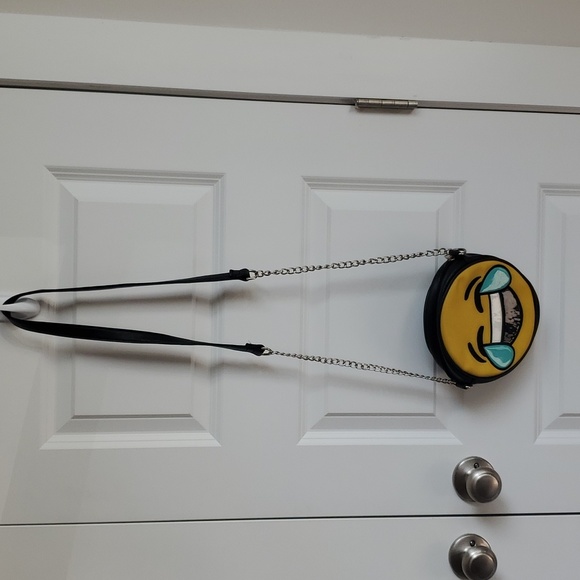 Olivia Miller Handbag Collection Emoji Crossbody - Picture 2 of 10